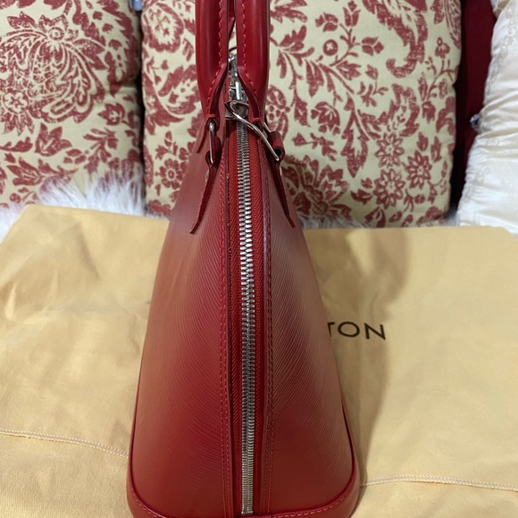 Authentic Louis Vuitton Alma red Epi leather - Picture 4 of 14